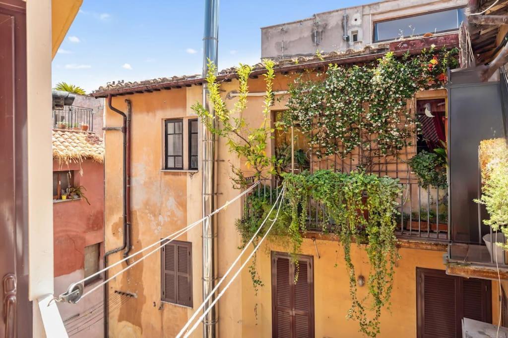 Casa Garibaldi, A Burghesius