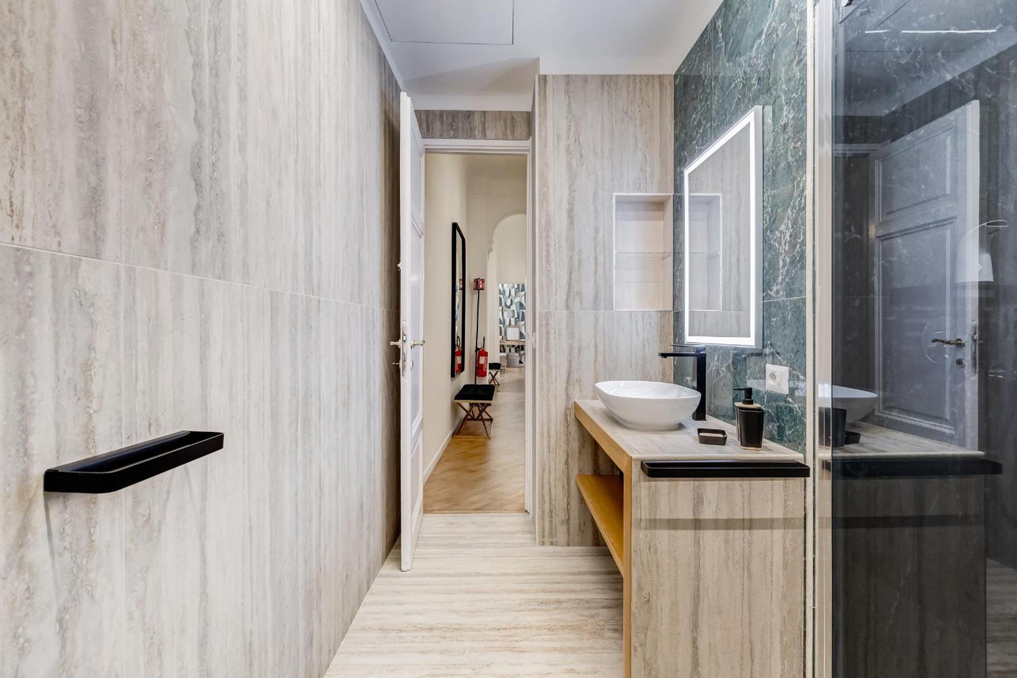 Bmga L Gracchi Lux Lovely 3bdr Apartment