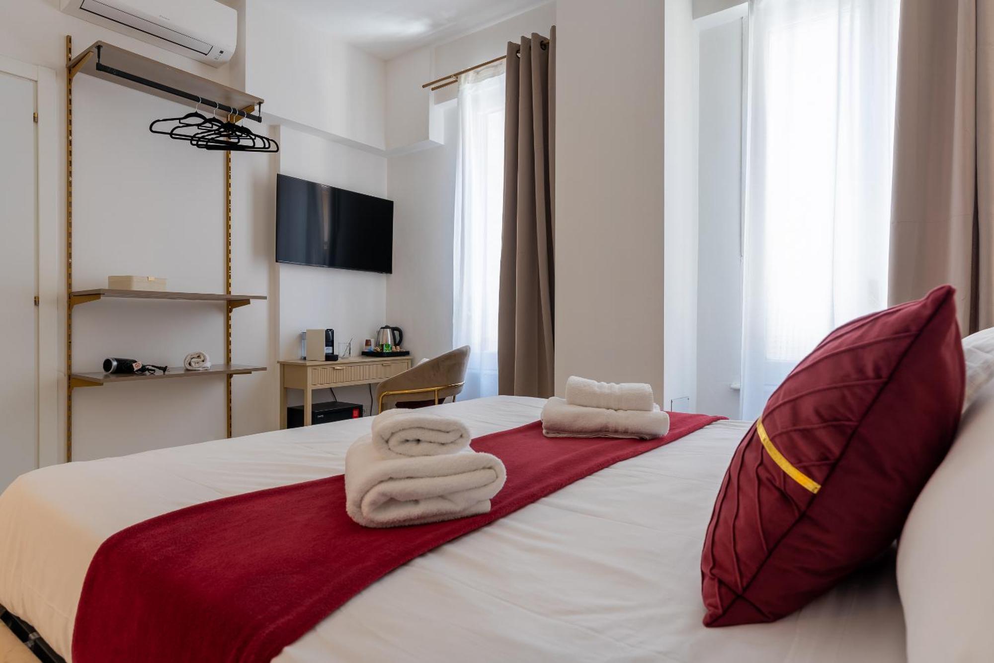 Decimo Meridio- At Spanish Steps- Guest house