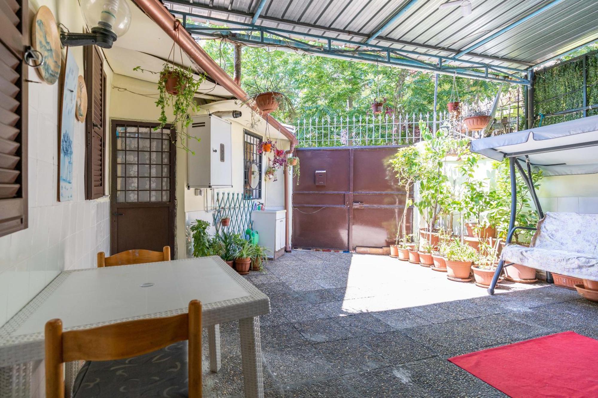 Holiday home House - Free Wifi - Secret Garden