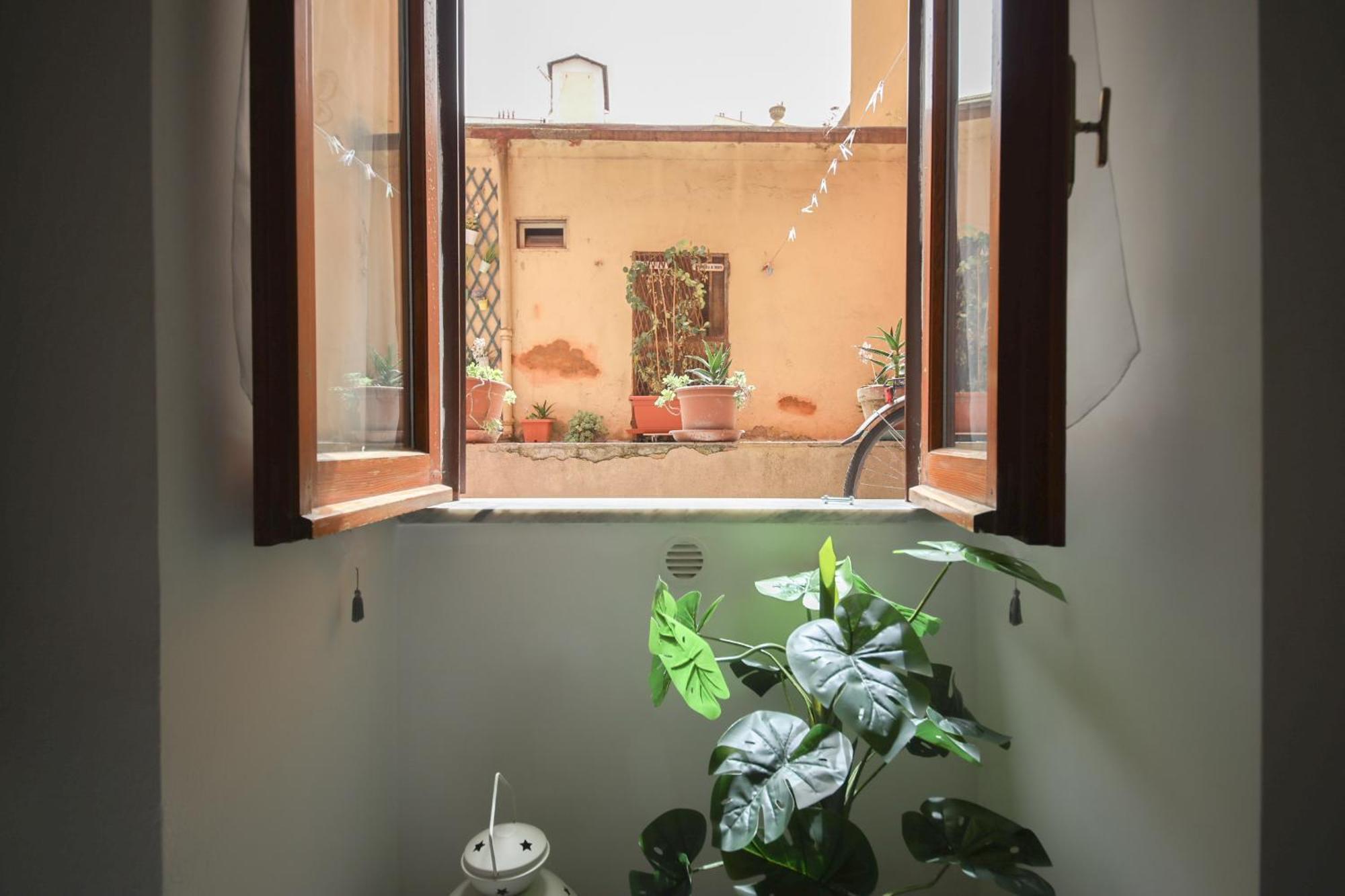 B Live By Ghor * Rome