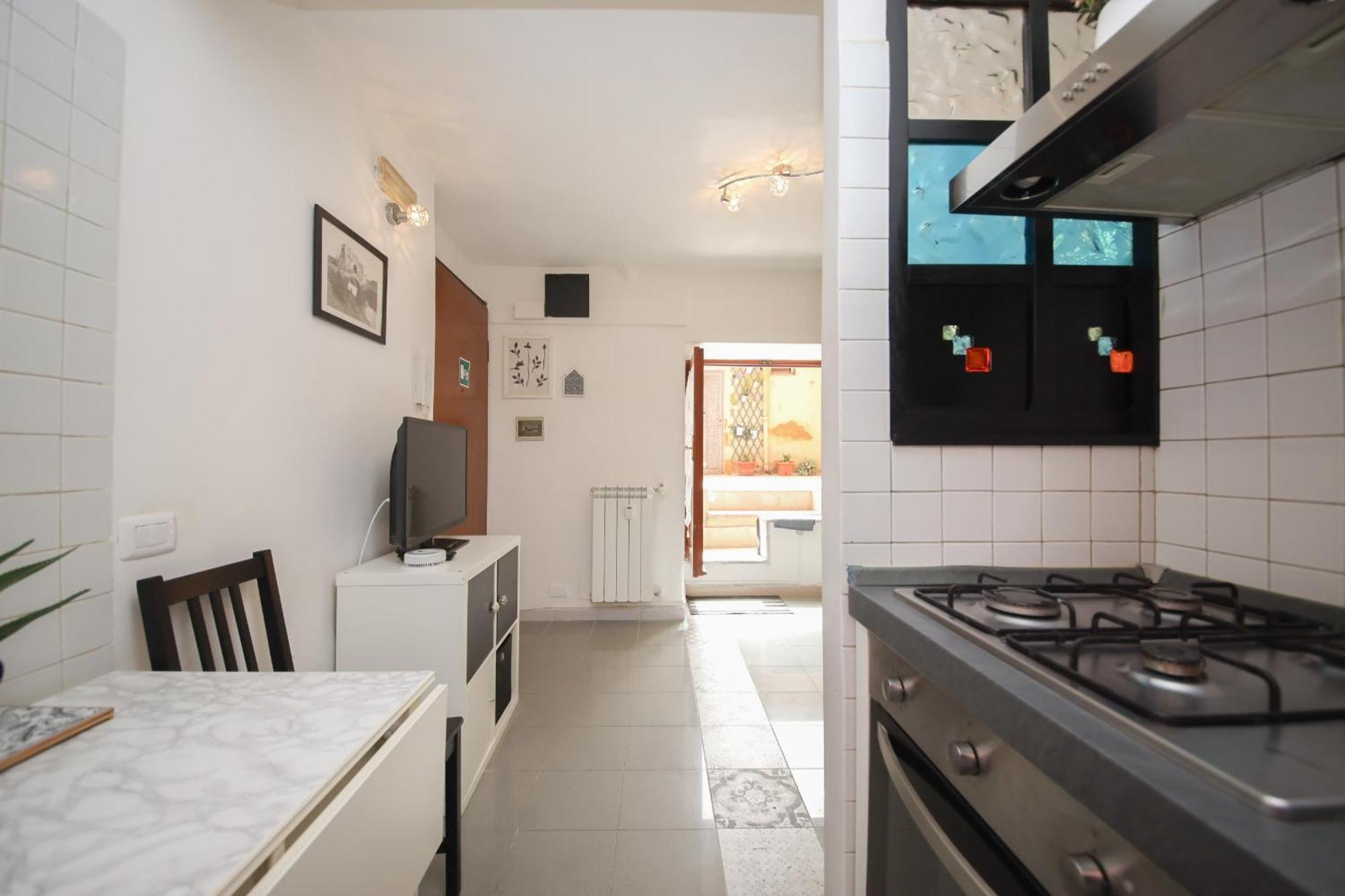 Apartment B Live By Ghor Rome