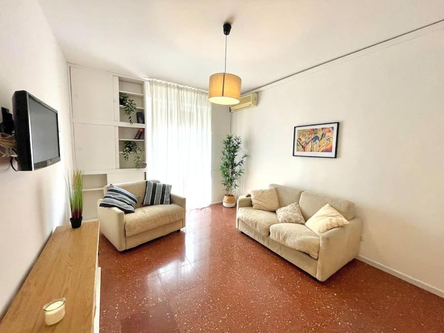 Domus Piramide Apartment *