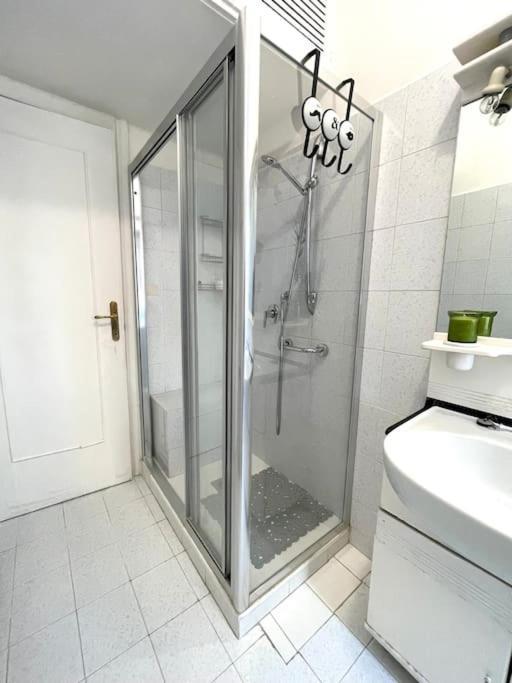 Domus Piramide Apartment