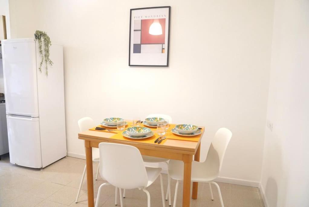 Domus Piramide Apartment *