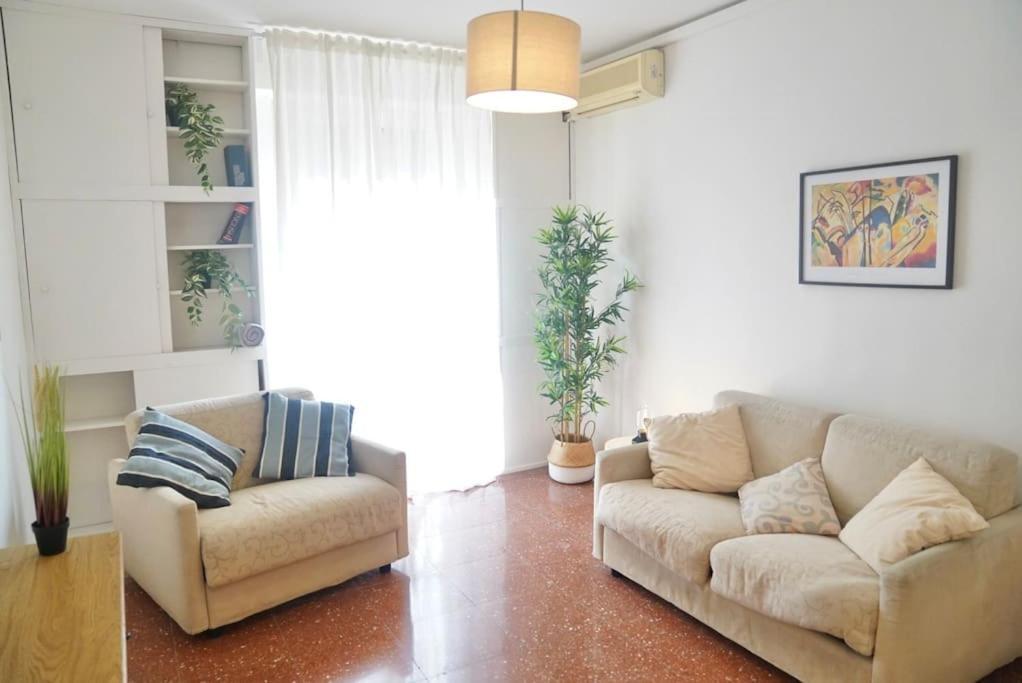 Domus Piramide Apartment *
