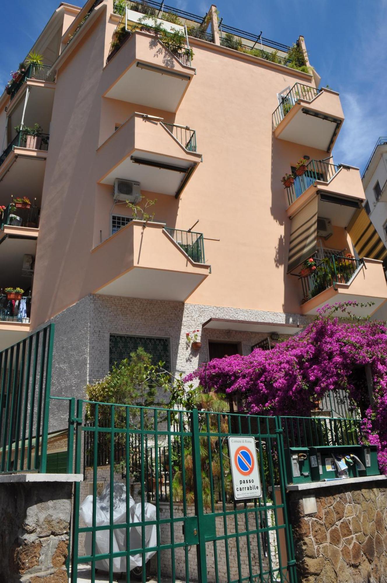Tiny Bedsit Rome