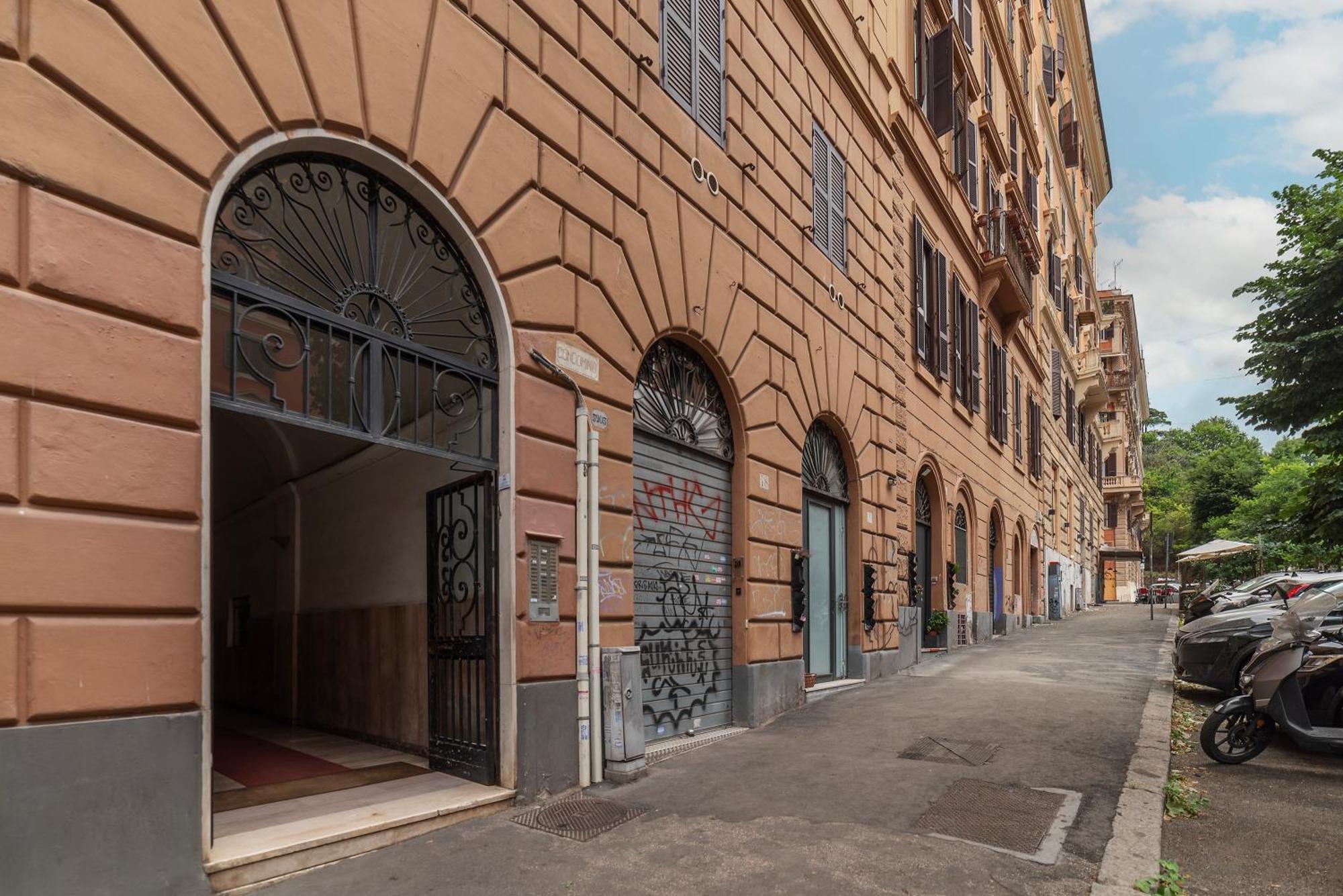 Trastevere Three Cozy Apartment Rome