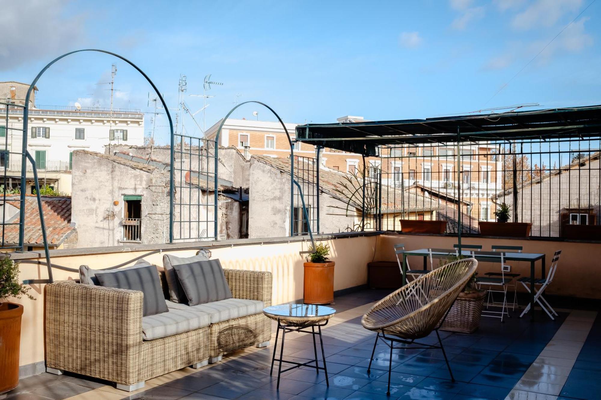 Apartment Amazing Penthouse With Terrace And Rooftop In Trastevere *