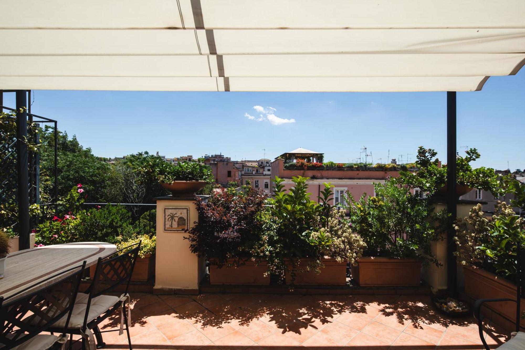 Apartment Valeria Terrace - Monti, Rome