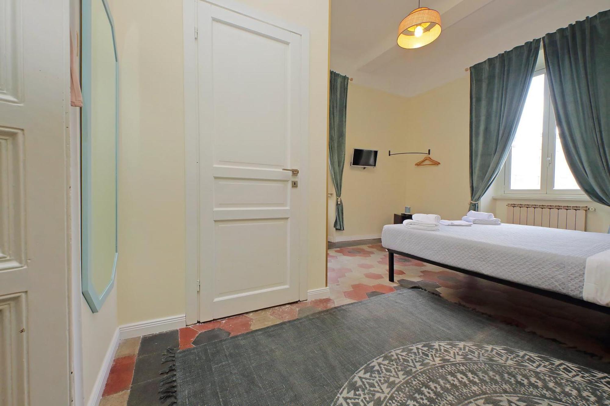 Colosseo Kokedama Bed & Breakfast Rome