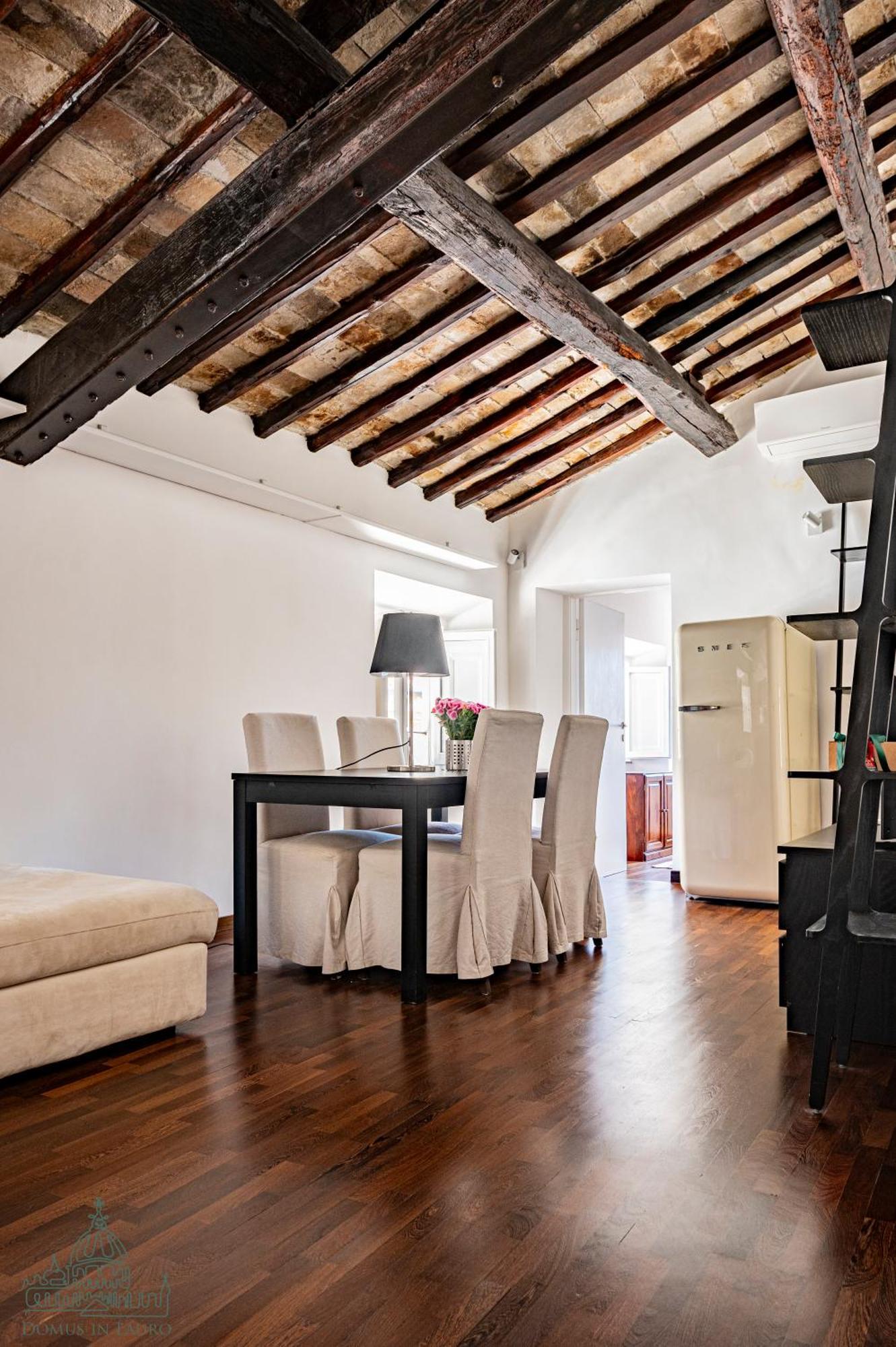 Domus In Lauro * Rome