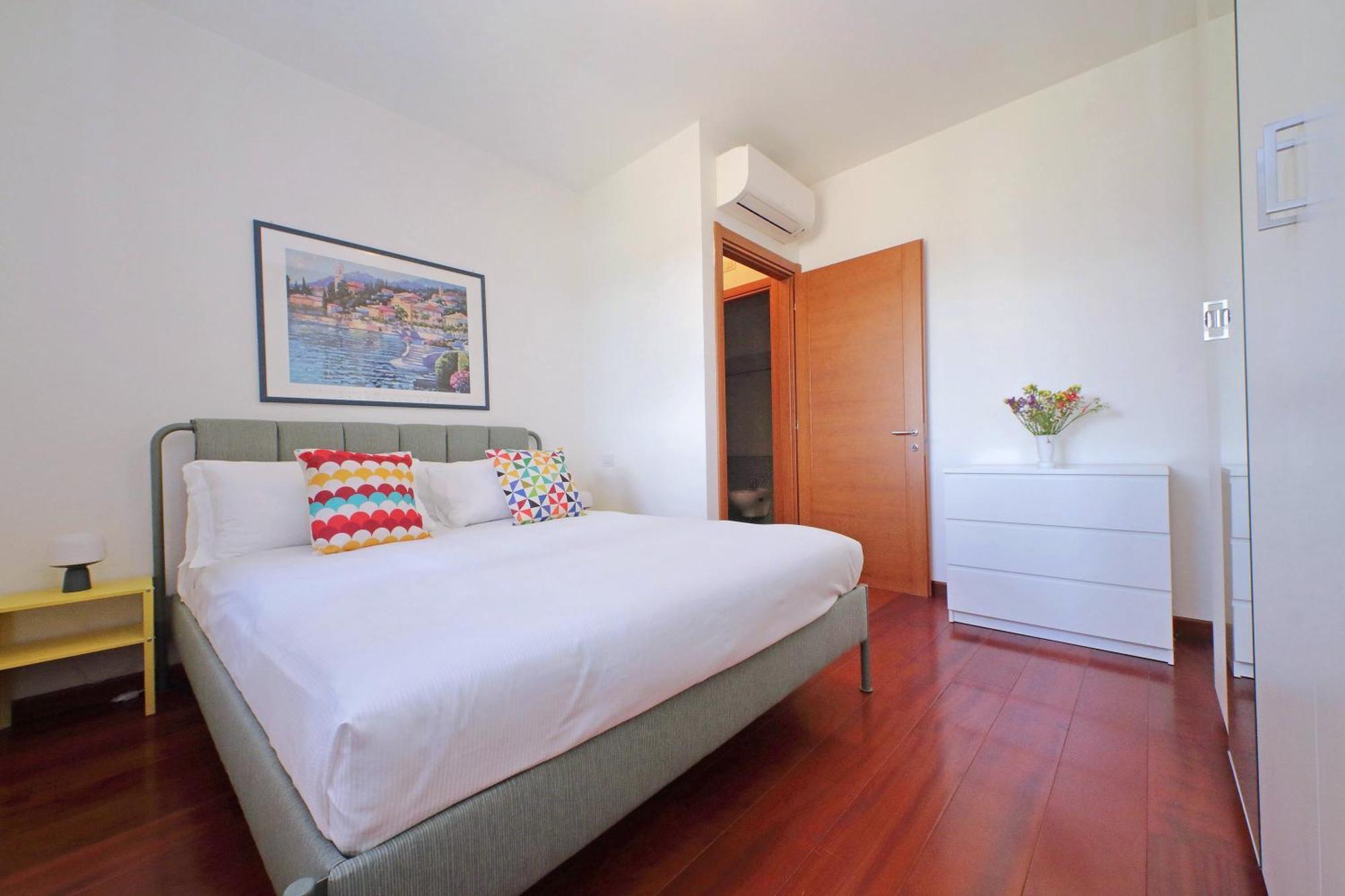Apartment Ych-modern Flat With Terrace Near Eataly Rome