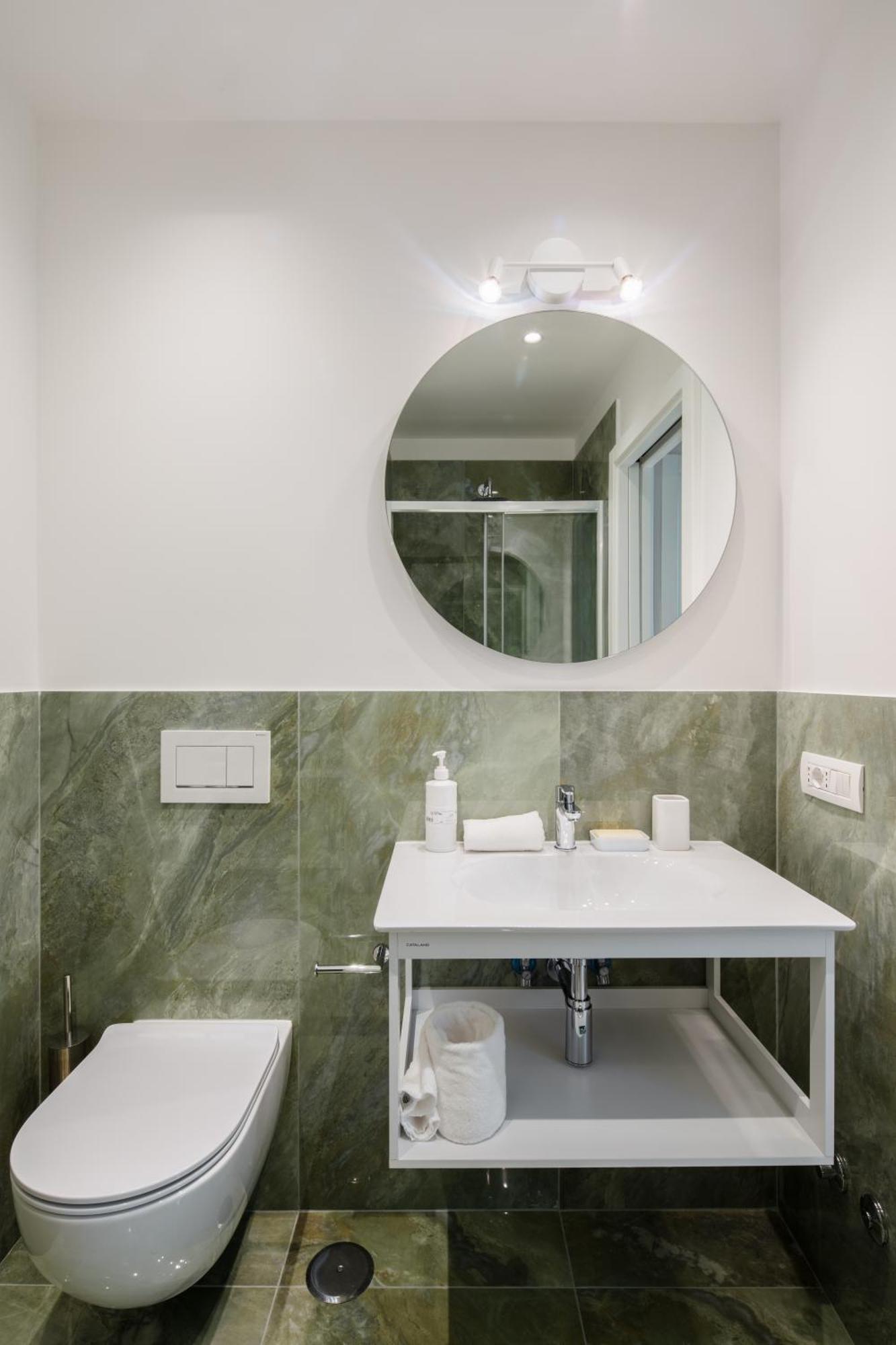 Apartment Lucrezio In *
