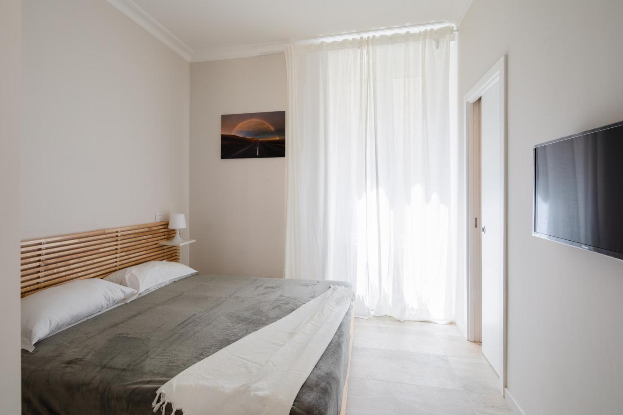 Lucrezio In Apartment *