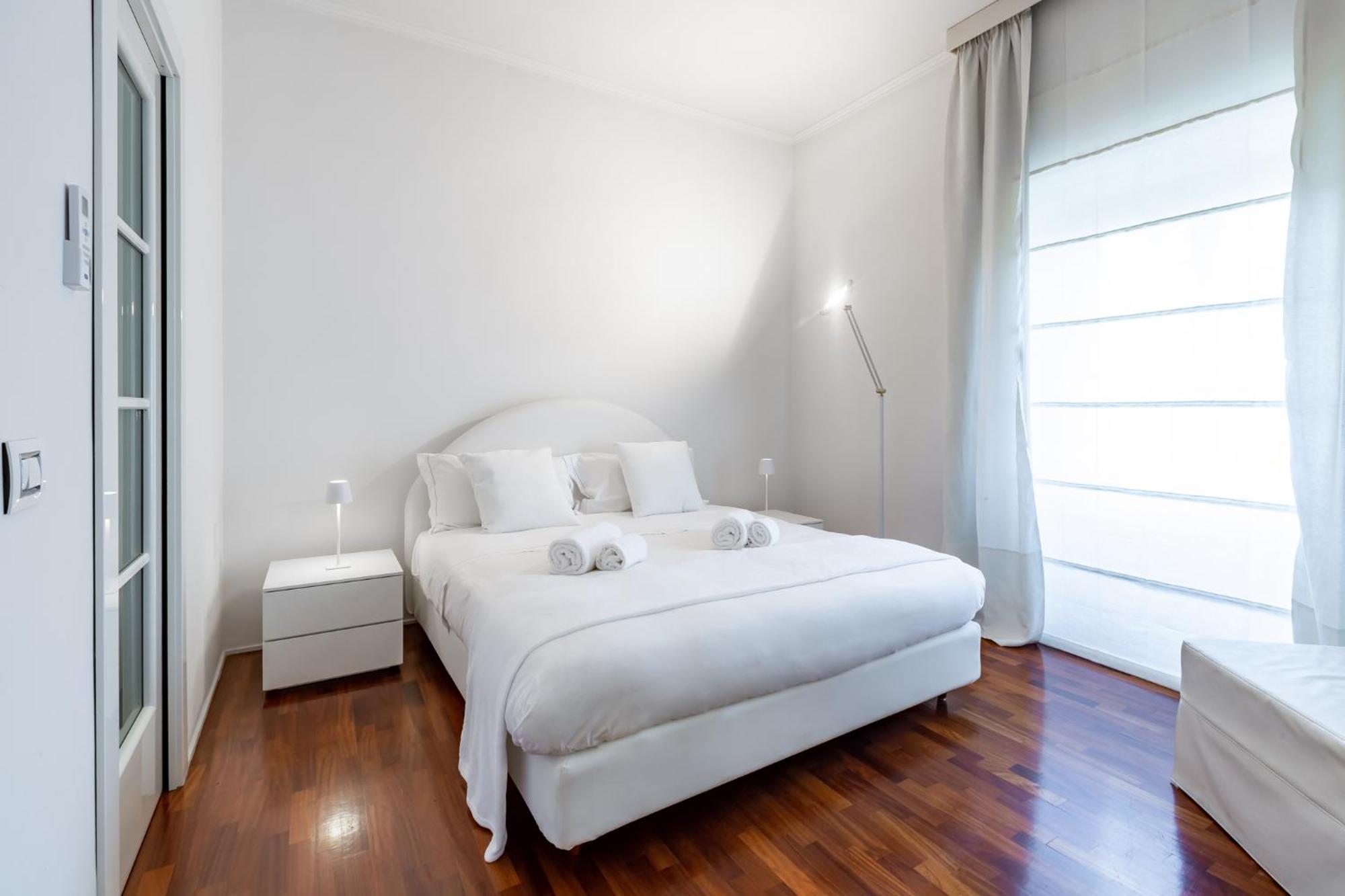 Luxury White * Rome