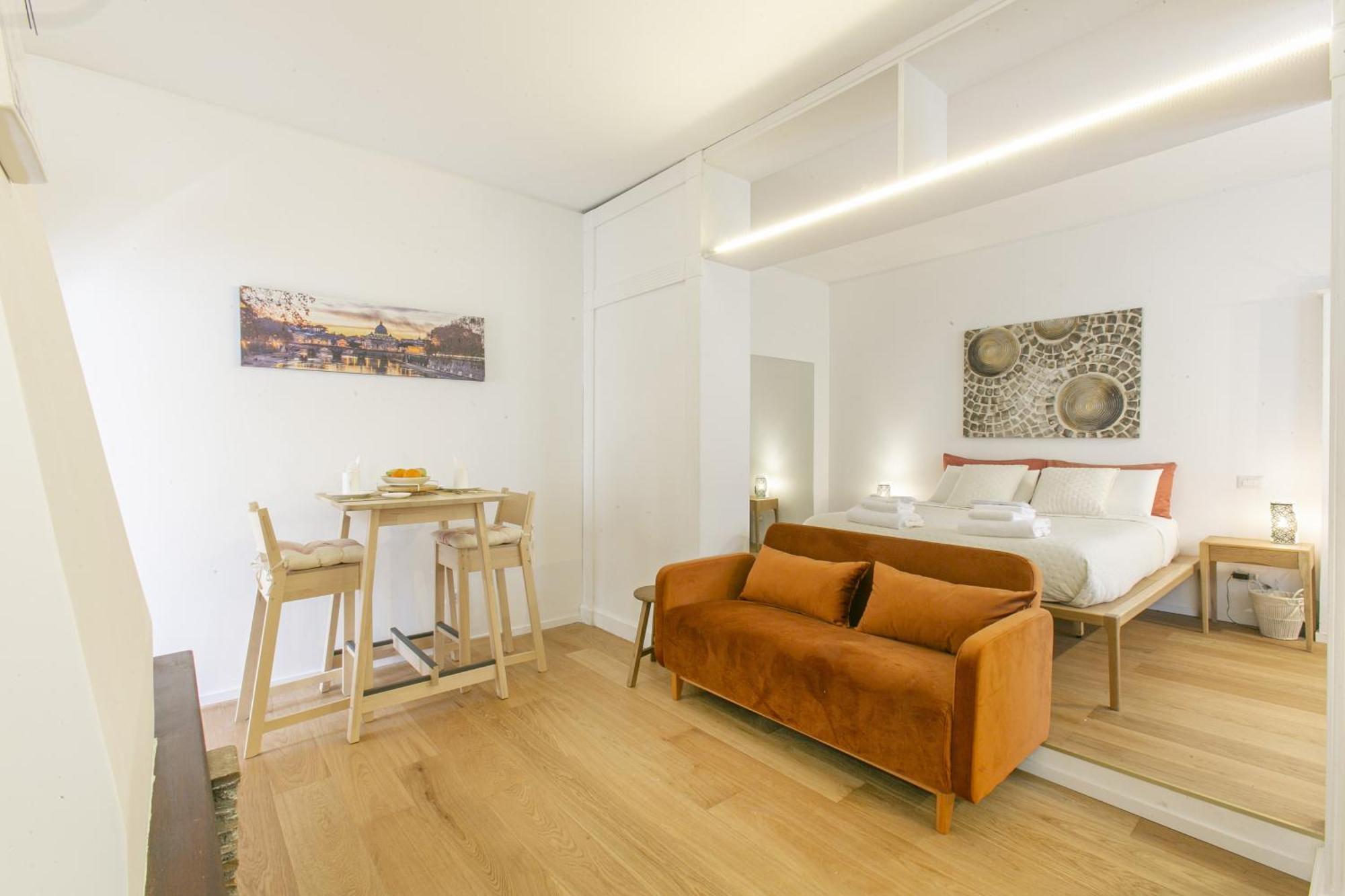 Attico Nel Cuore Di Con Box Privato Per Auto Apartment