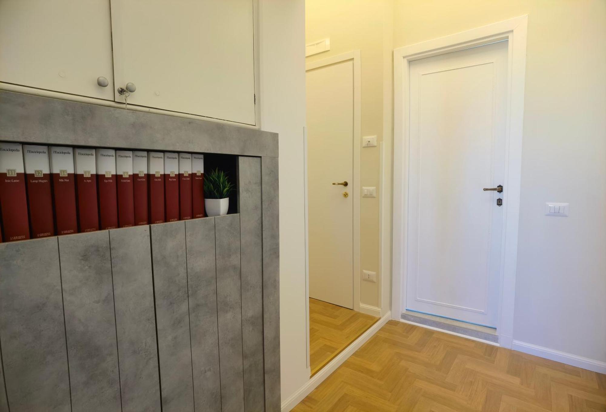 Metro Lodi Apartment