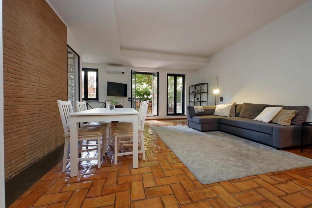 Vatican Luxury With Garden Appartement