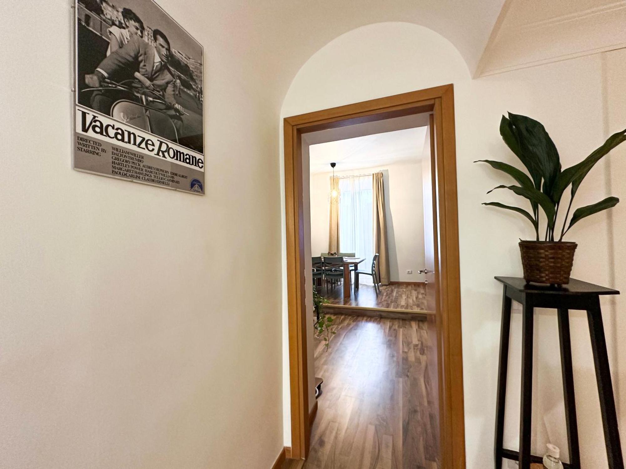 Apartment Giulio Cesare 237 *