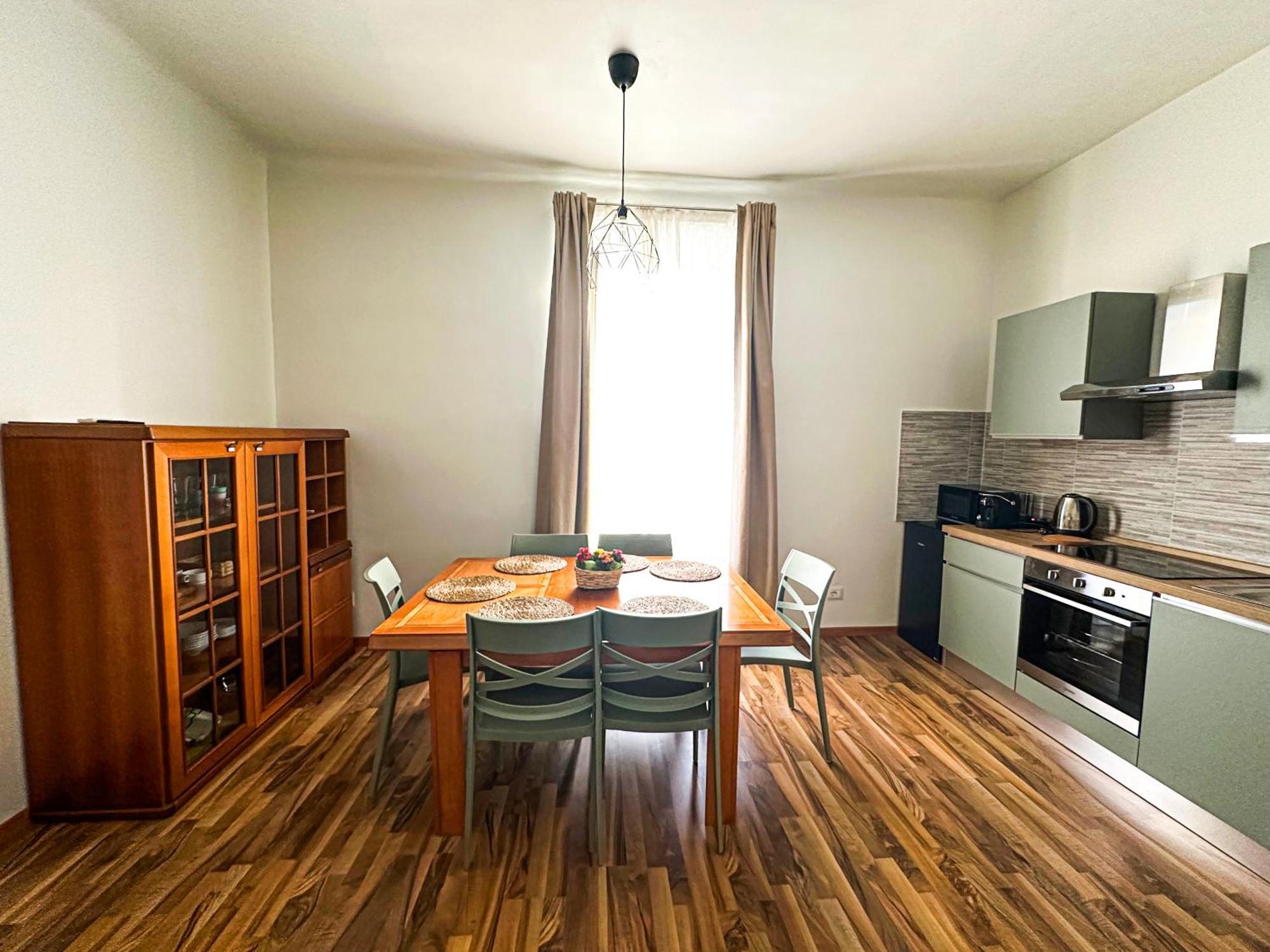 Apartment Giulio Cesare 237 *