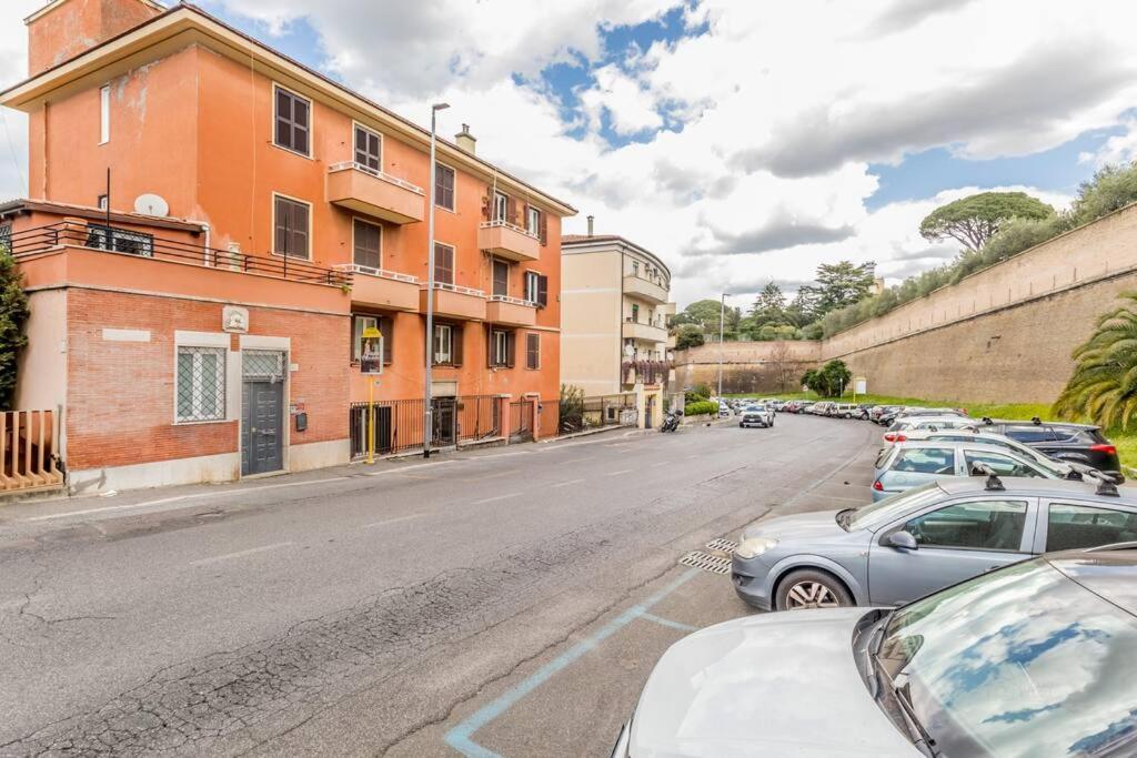 Vatican House Entire Two Bedrooms 2 Wi Fi A Portable One Rome