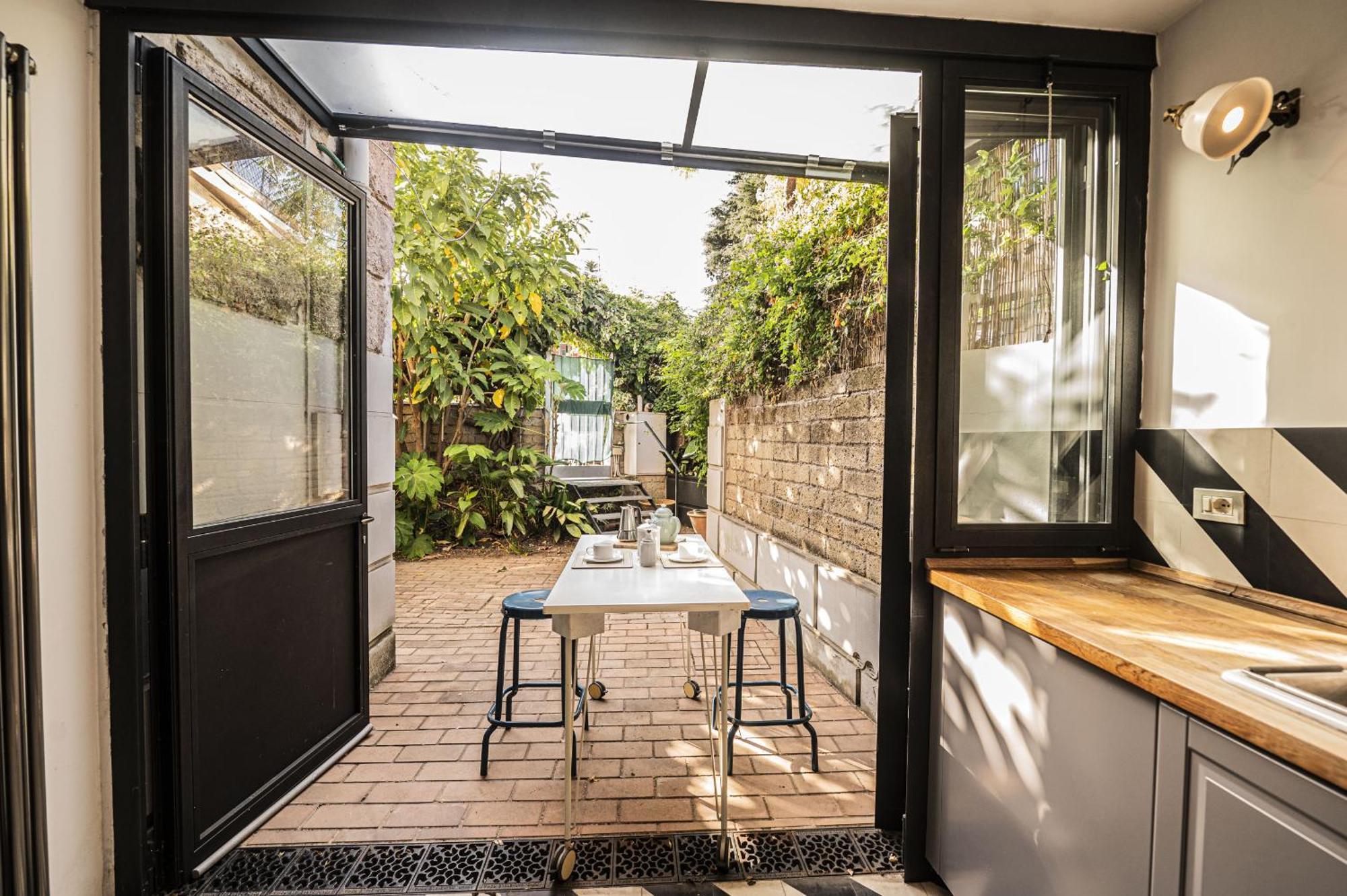 Apartment Lovely Garden In Beautiful San Saba Rome
