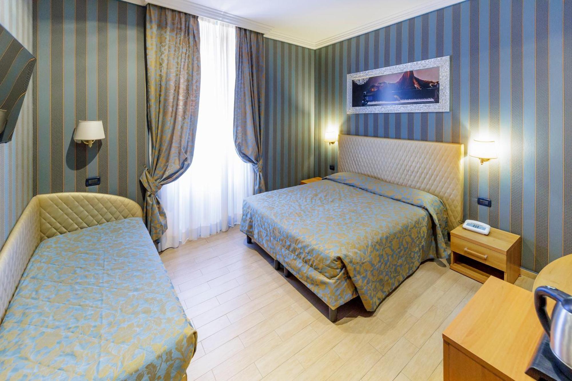 Hotel Lirico
