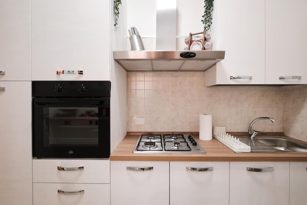 Penthouse 200 Meters From Metro Wi-fi And Ac * Rome
