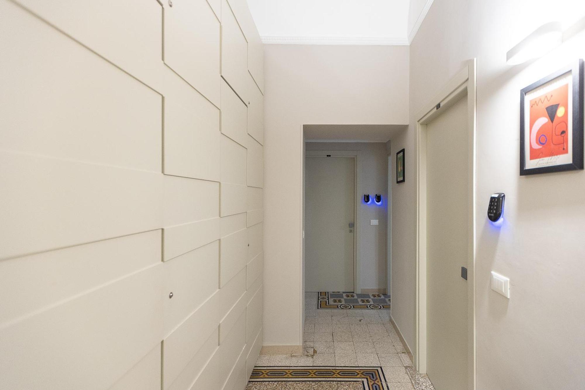 Iron Cityaus Termini Guest house