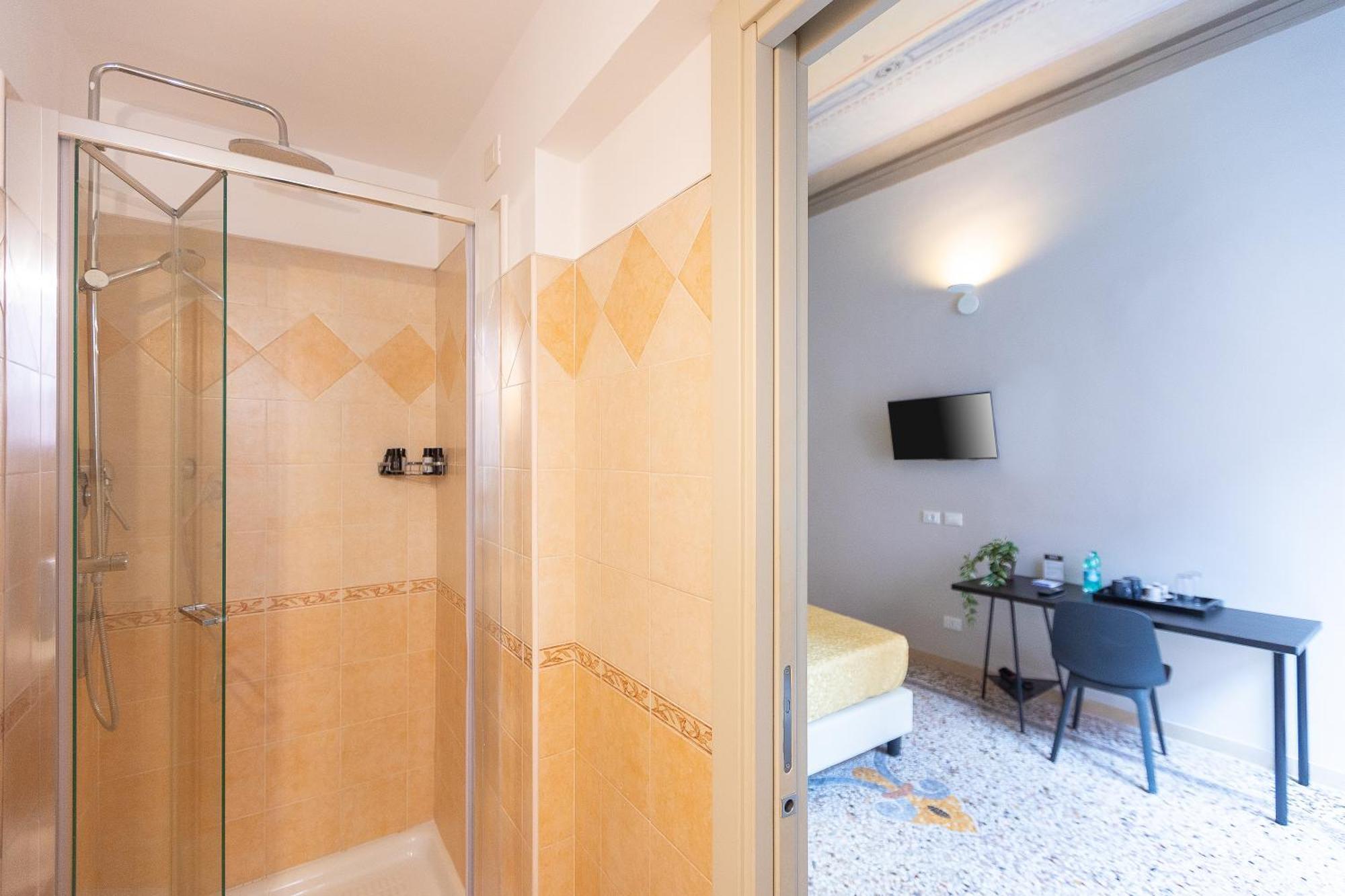 Iron Cityaus Termini Guest house *