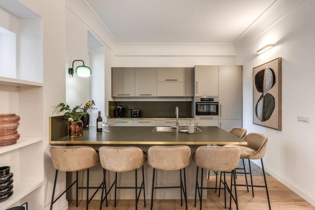 3 Bedroom Via Genova Monti Area Rome