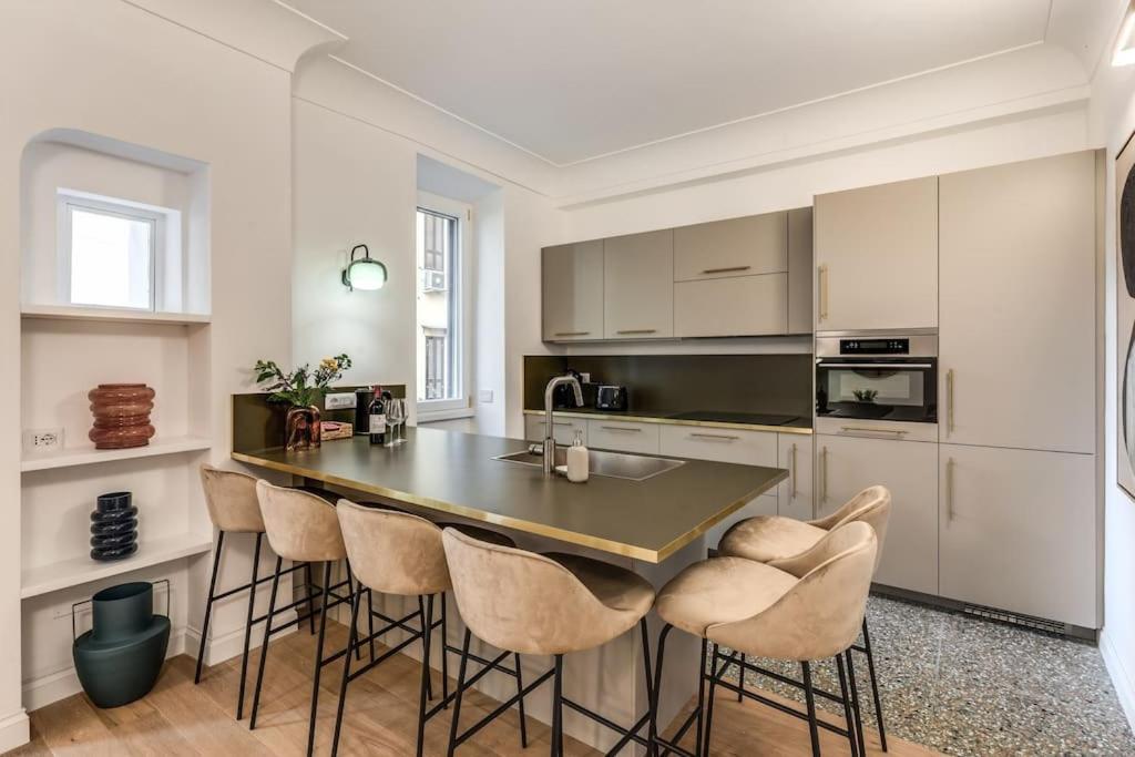 3 Bedroom Via Genova Monti Area