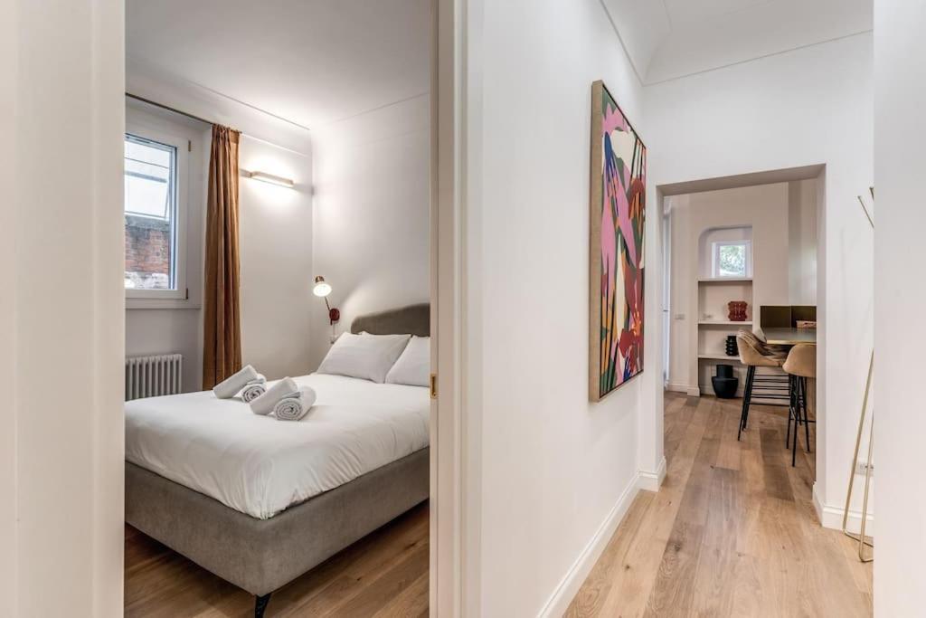 3 Bedroom Via Genova Monti Area Appartement *