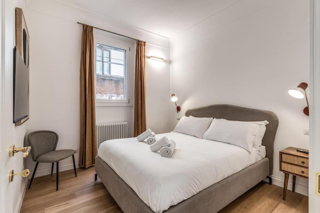 3 Bedroom Via Genova Monti Area Rome