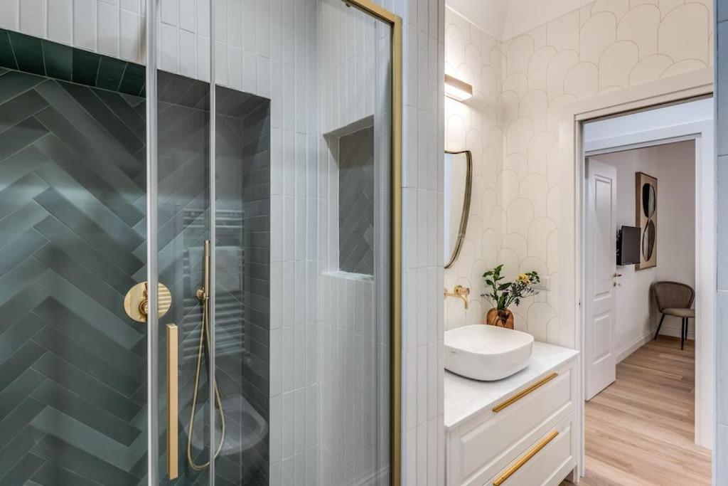 3 Bedroom Via Genova Monti Area * Rome