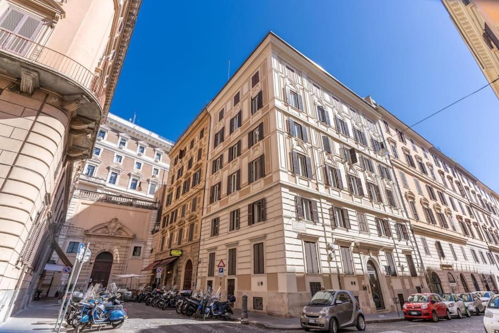 3 Bedroom Via Genova Monti Area Appartement Rome