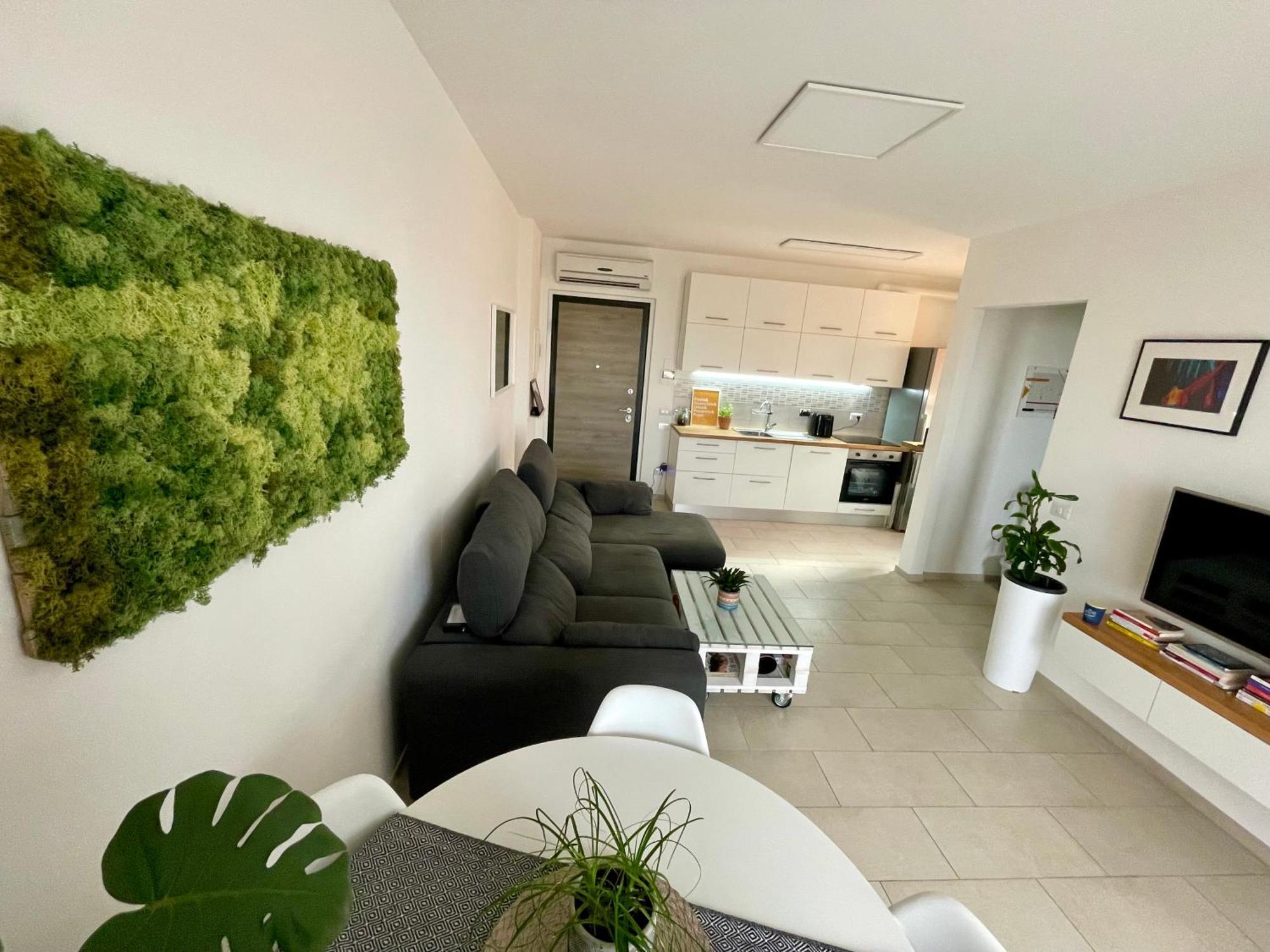 Greenchill House - West * Rome