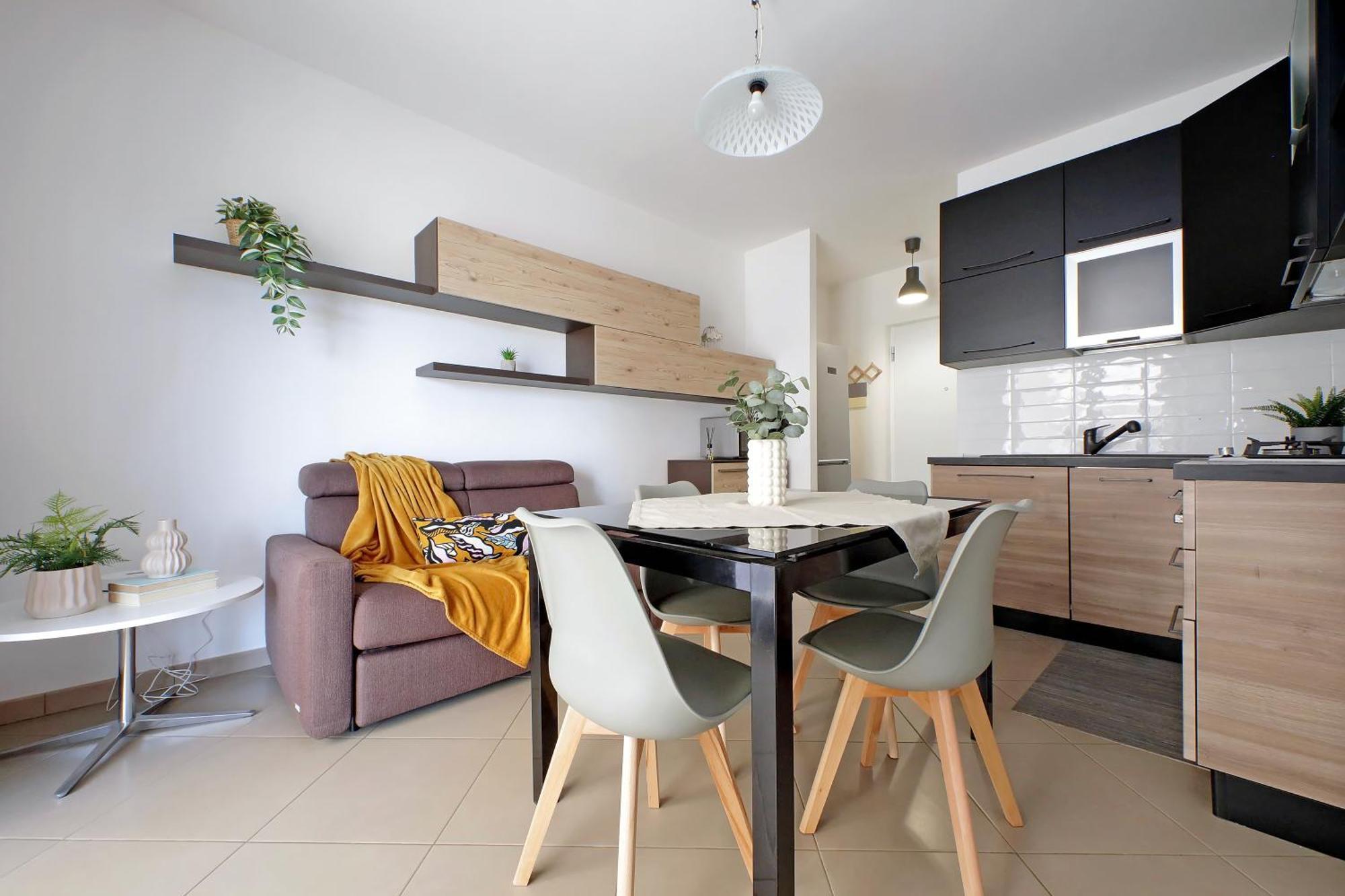 Apartment Comodo Con Terrazzo, Vicino Gemelli *