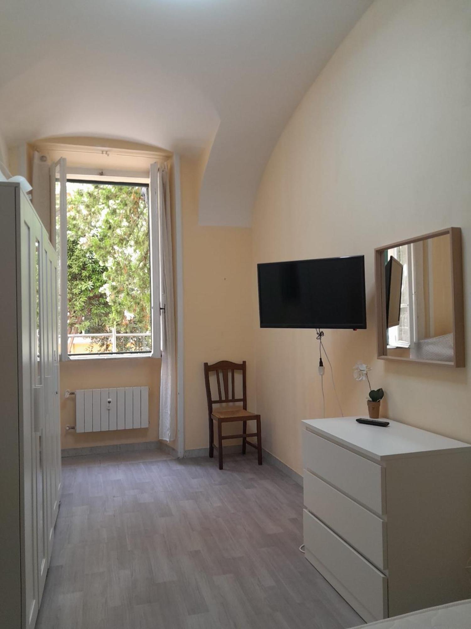 Casa Angelica Colle Oppio / Colosseo * Roma