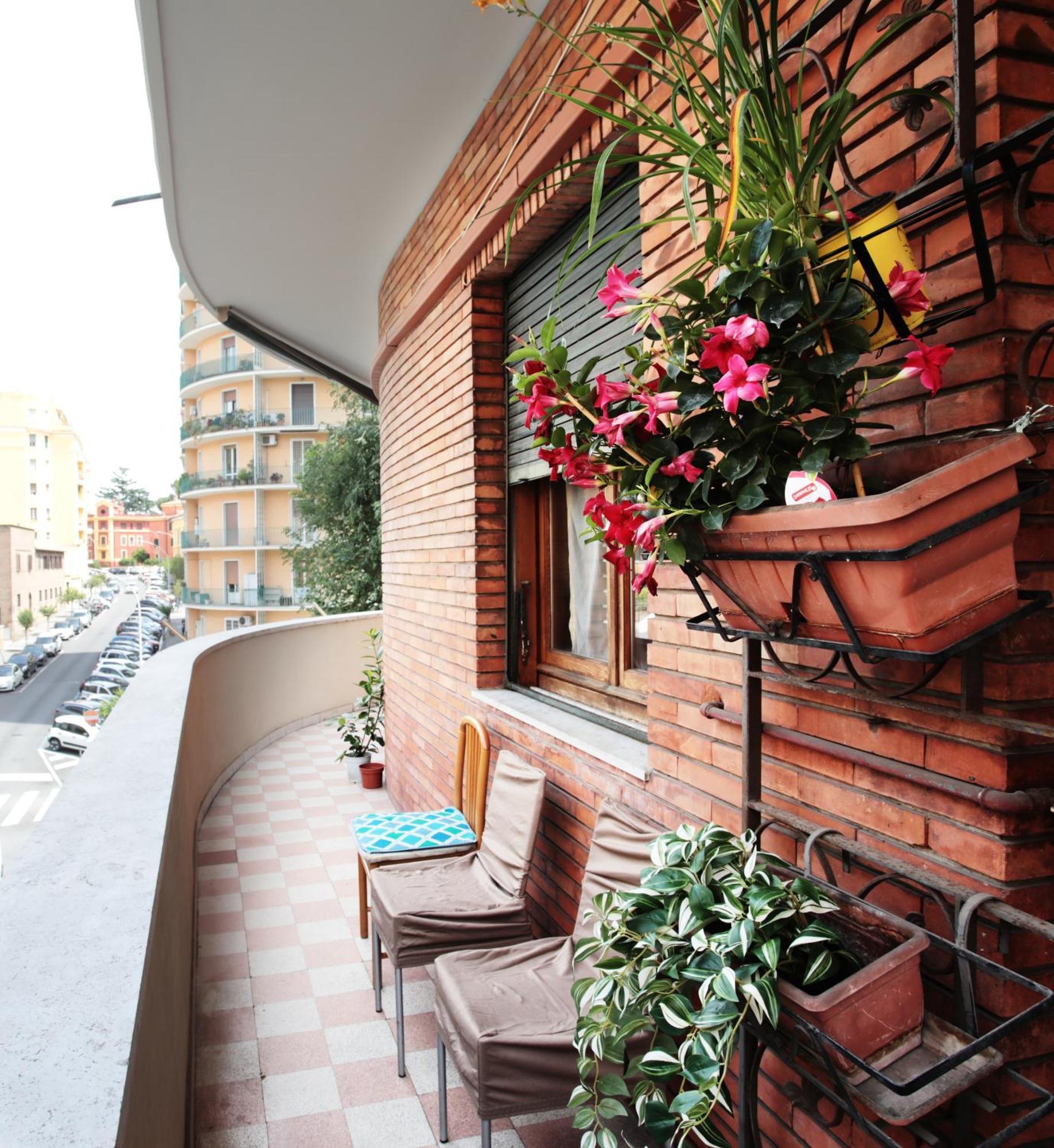 Luxurious Near Apartment