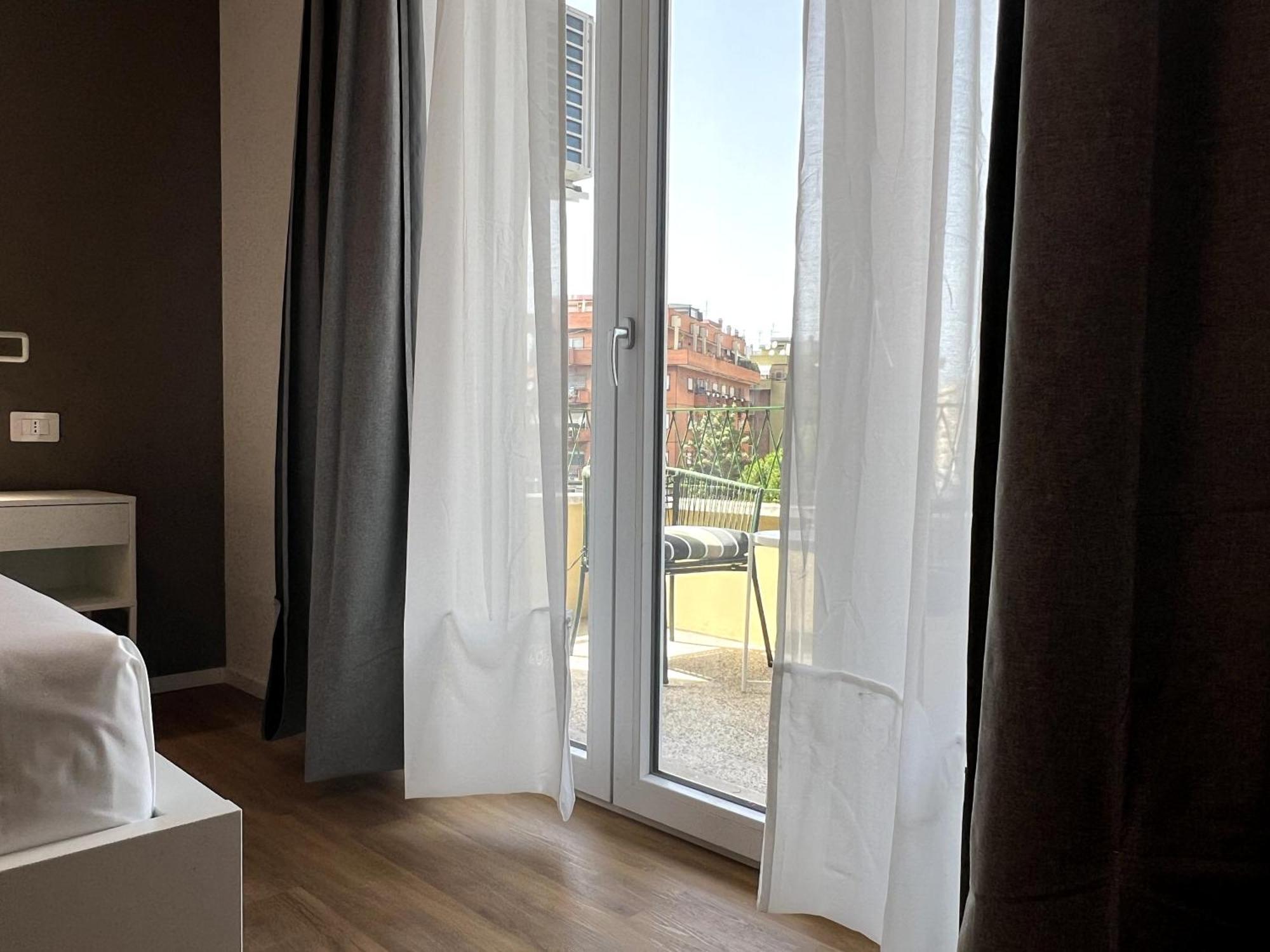 Near Vatican, Irnerio 47 * Roma
