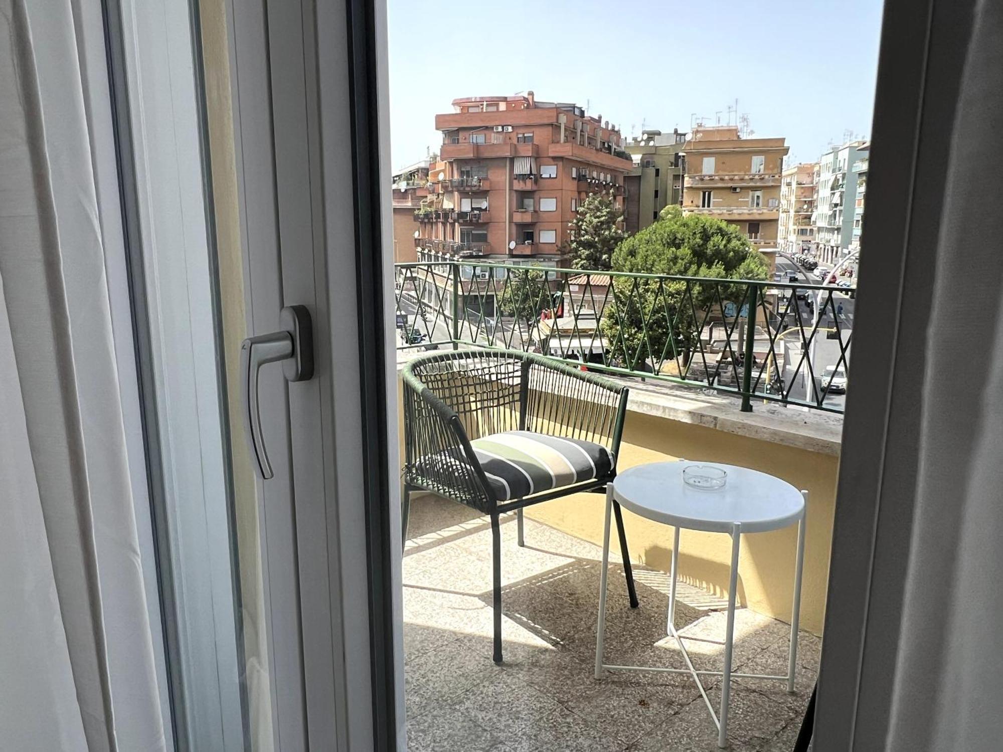Gasthuis Near Vatican, Irnerio 47 *