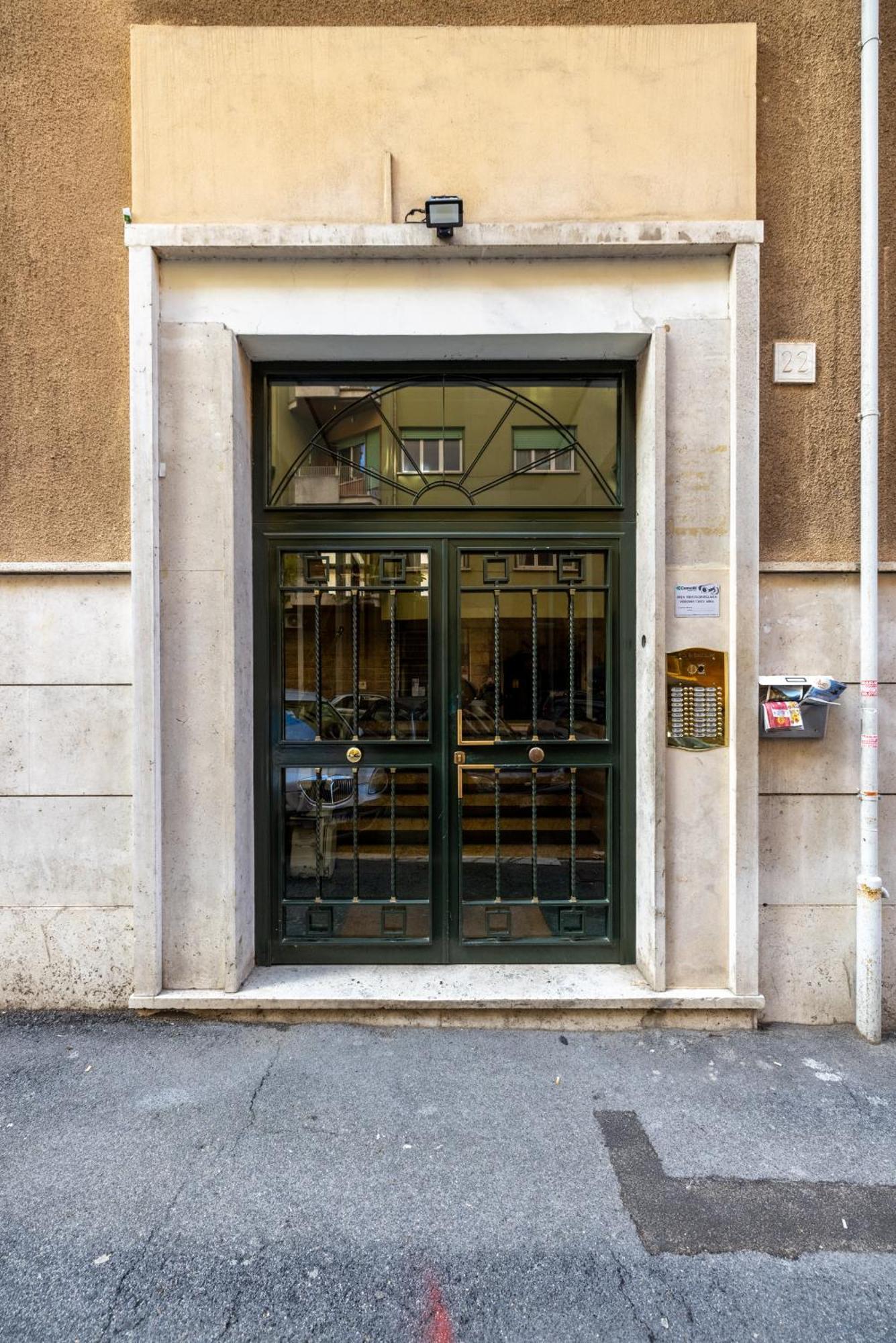 Vatican 2br In Rome