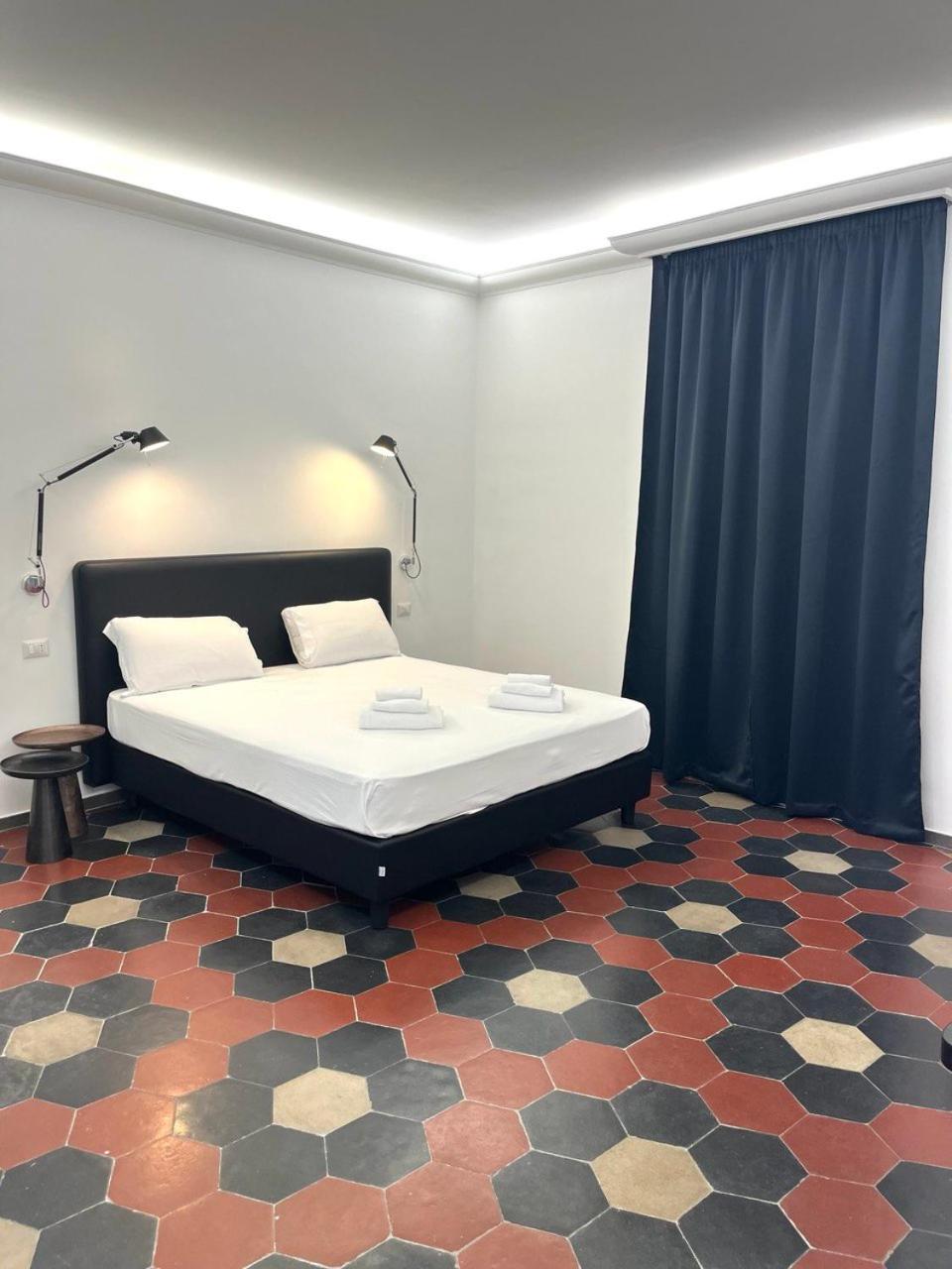 Couette-café Urbe Colosseo 2*