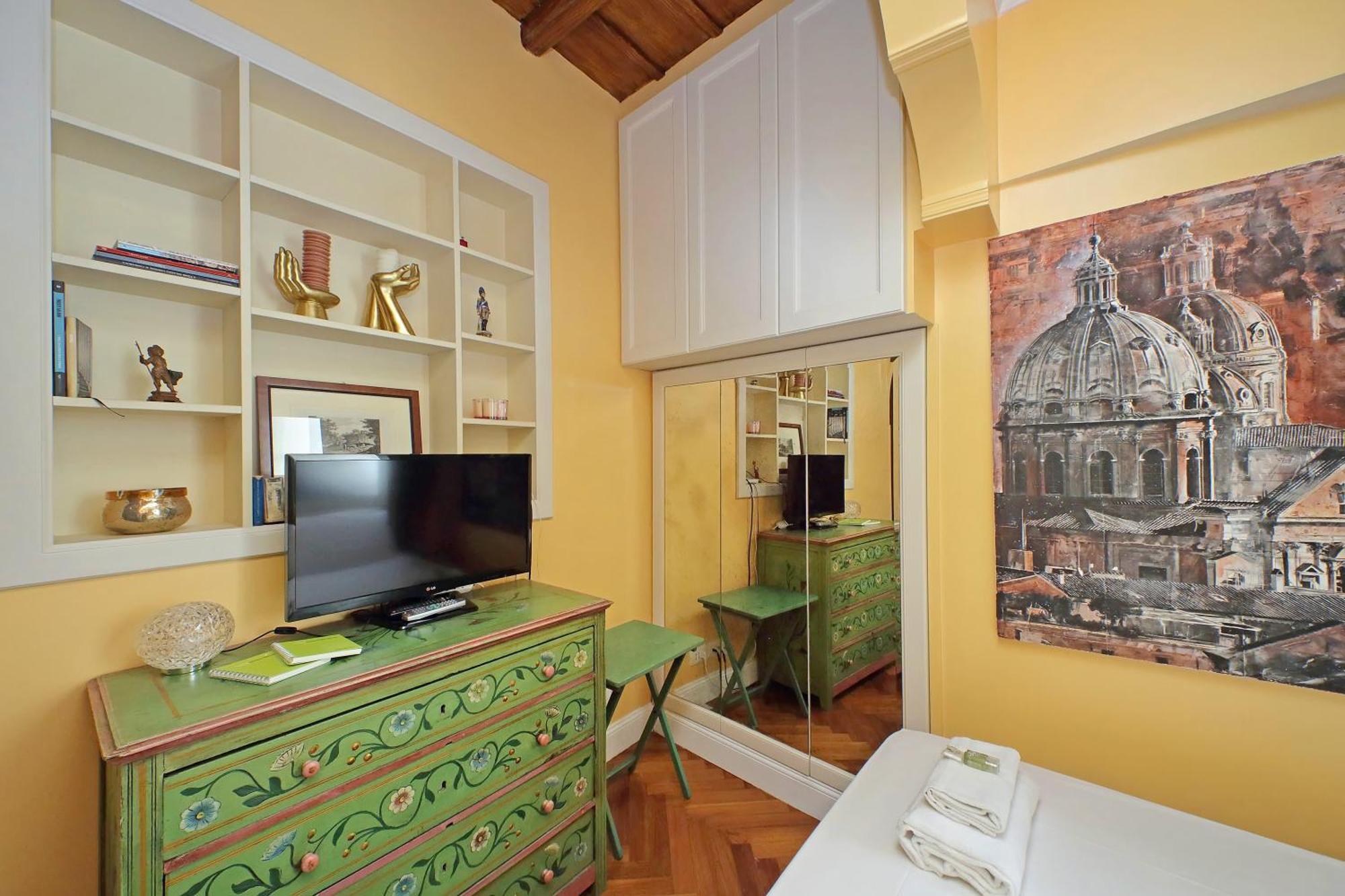 Pantheon Luxury Rome