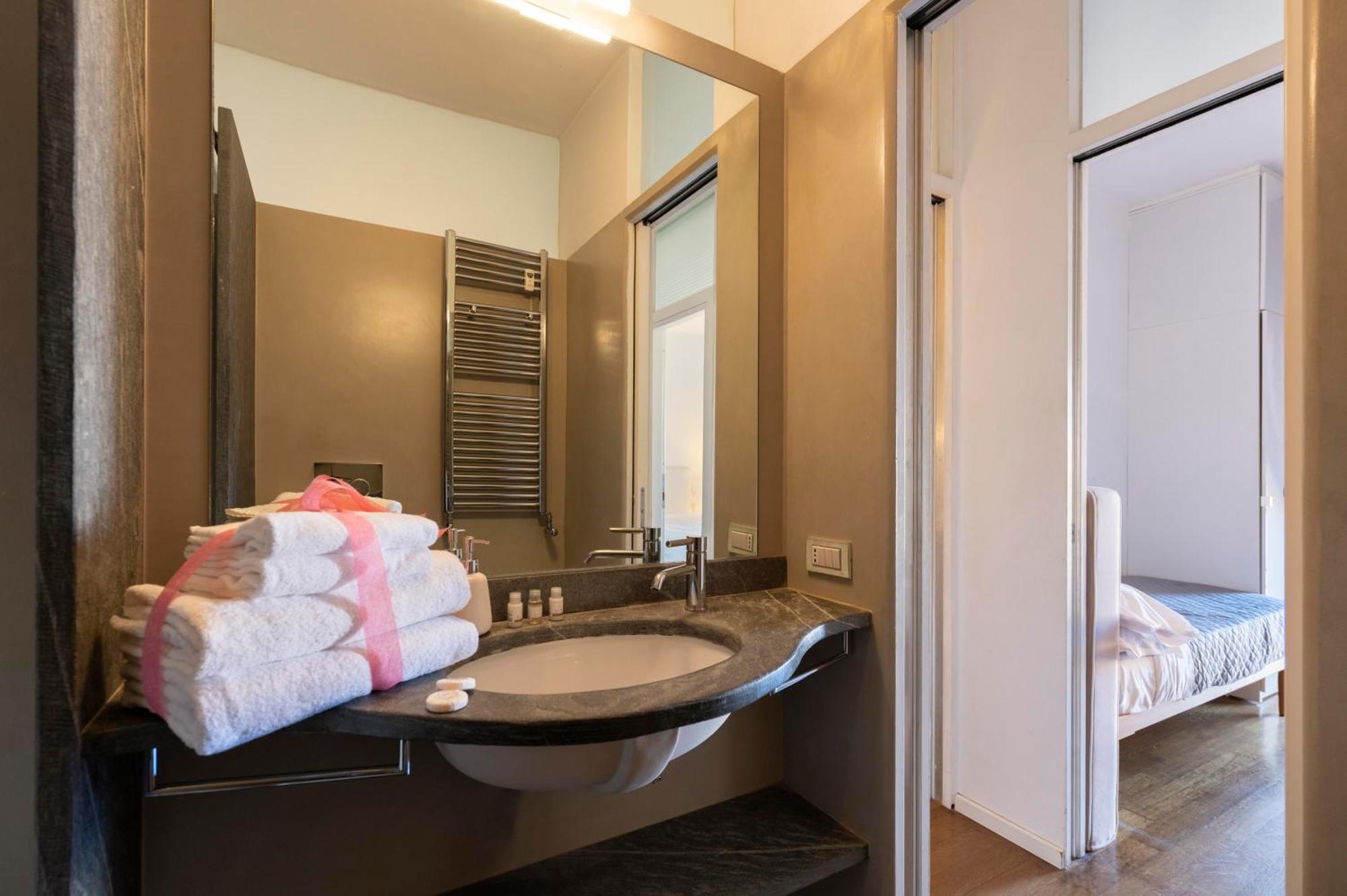 Apartment Di Fronte Basilica Di S Pietro Rome
