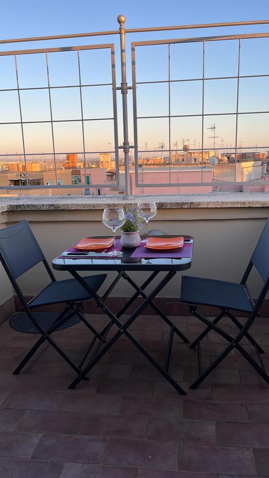 Cozy Penthouse With Terrace And View Apartment Rome