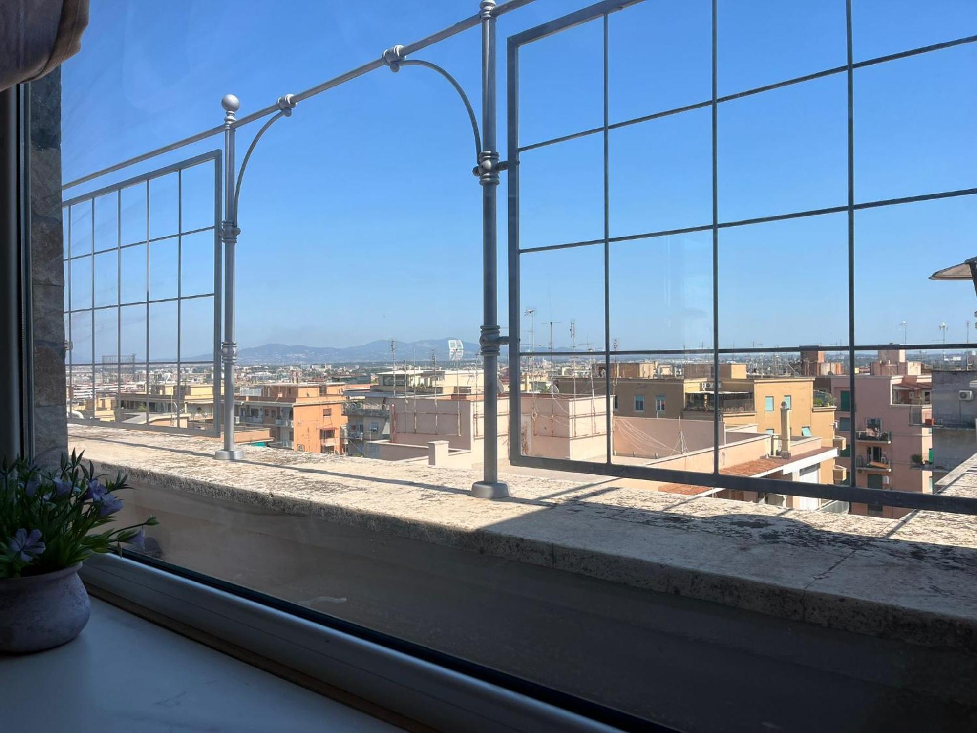 Cozy Penthouse With Terrace And View * Rome