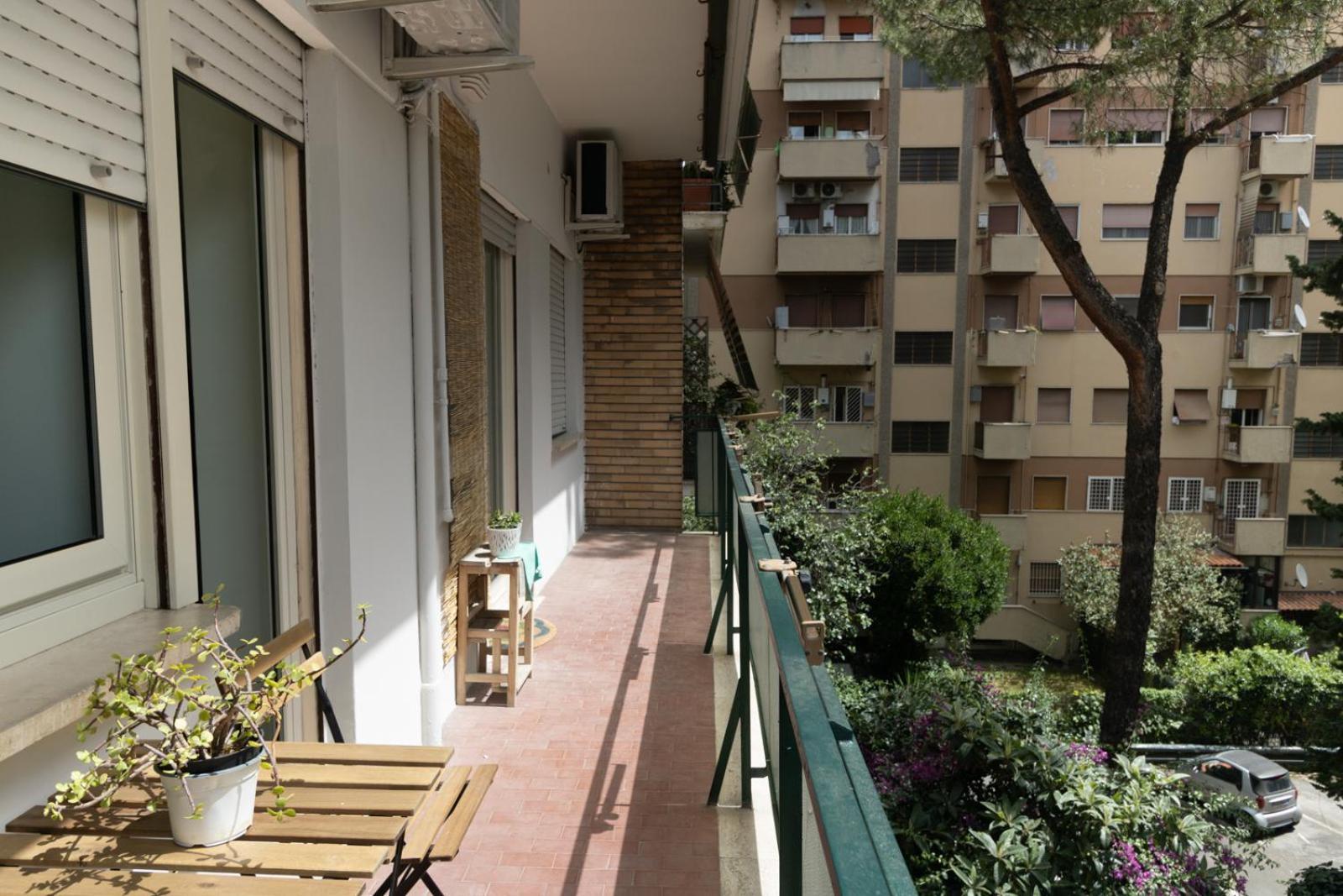 Via Conca D'oro Adiacente Fermata Della Metro B * Roma